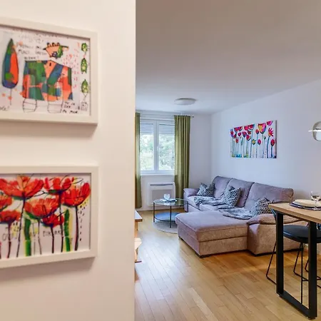 Iskra With Free Parking Apartment Zadar