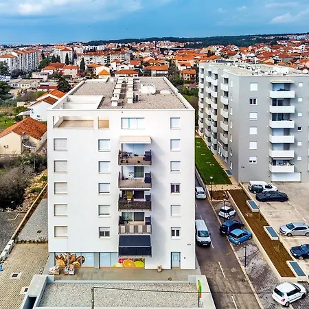Iskra With Free Parking Apartment