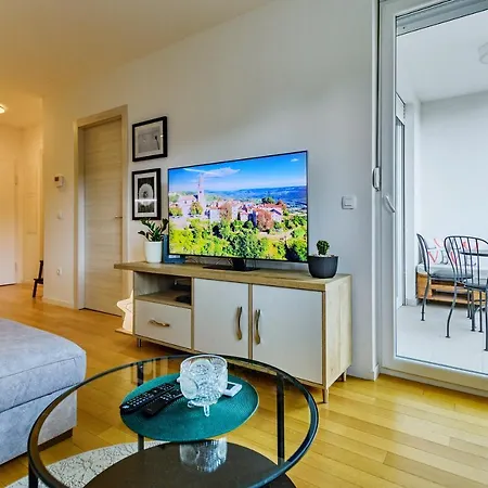 Iskra With Free Parking Apartment *