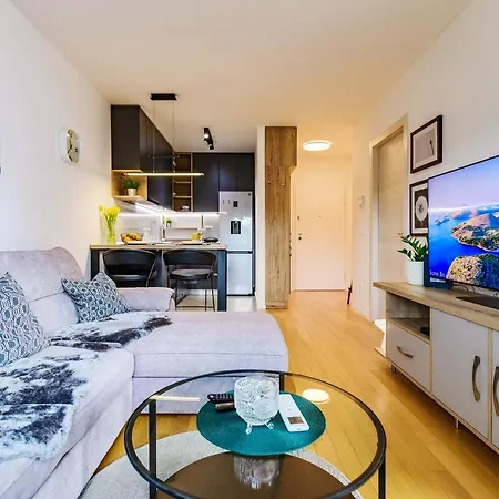 Iskra With Free Parking Apartment